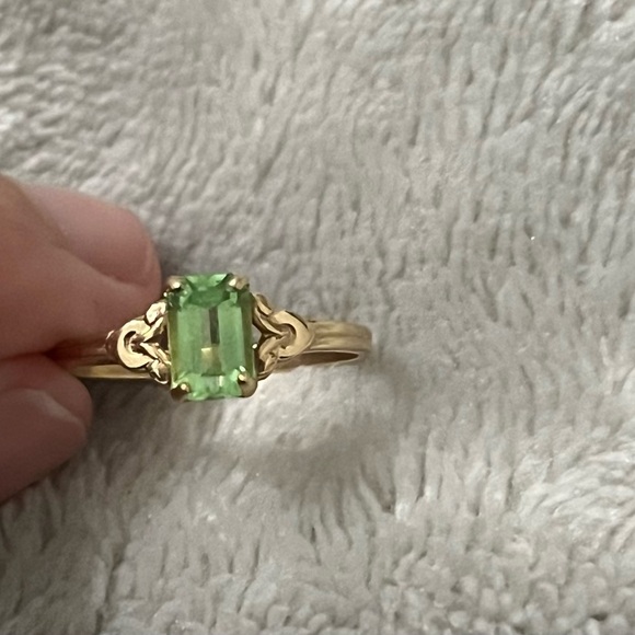 10K YG Green Prasiolite Solitaire Ring in 10k Yellow Gold .50ct Size 4 - Picture 3 of 6